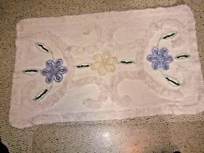 50s Vintage Chenille Floral Throw Rug Bath Mat 22  X 36  Blue White Flowers • $39.99