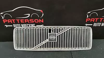 1997 VOLVO 850 Grille Grill ID 68112812 • $85