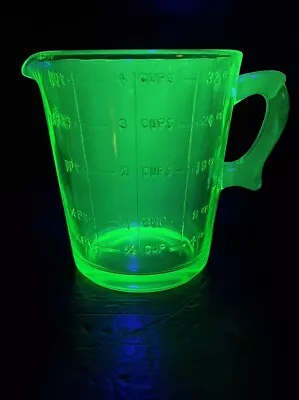 Vintage MCM Hazel Atlas Green Vaseline Uranium Glass 4 Cup Measuring Pitcher • $55.96