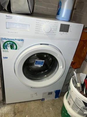 £129 • Buy Washing Machine Beko WTG720M1W