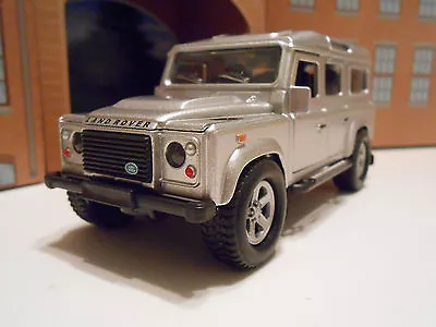 LAND ROVER DEFENDER Model Toy Car Boy Dad Birthday Gift NEW & BOXED! • £9.95