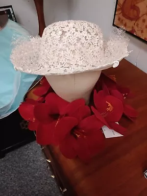Vintage Ivory Floral Embroidered Wedding Hat With Train • $15.99