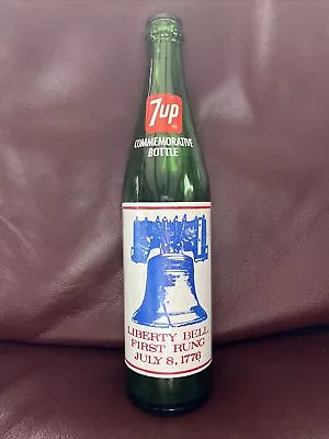 7Up Salutes Commemorative 1776 1976 Bicentennial Liberty Bell Green Glass Bottle • $14.99