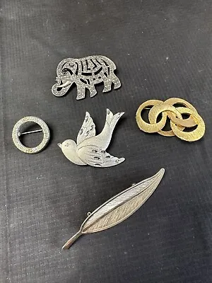 Vintage Lot Of Costume Jewelry  Mixed Brooches • $10