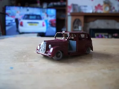 Vintage Matchbox / Lesney #17 Austin Metropolitan Taxi Re-painted Very Good • £5