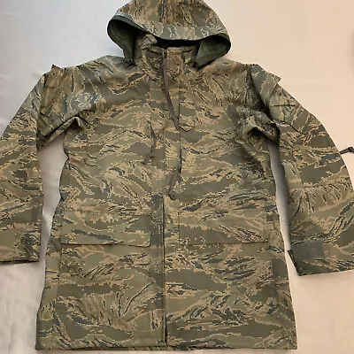 US Military Gore-Tex Digital Camo Parka Jacket Mens Small Regular EUC 👀🔥 • $47.99