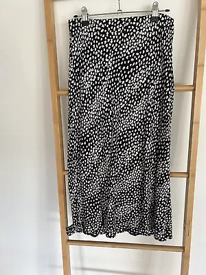 Kookai Black & White Print Midi Skirt 38 / 10 • $27