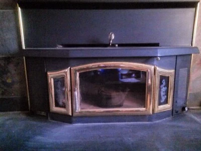 $500 • Buy Wood Burning Fireplace Insert/ Earth Stove 