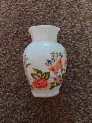 £0.99 • Buy AYNSLEY  SMALL   9 Cm  HEXAGONAL   BUD VASE  COTTAGE GARDEN  DESIGN