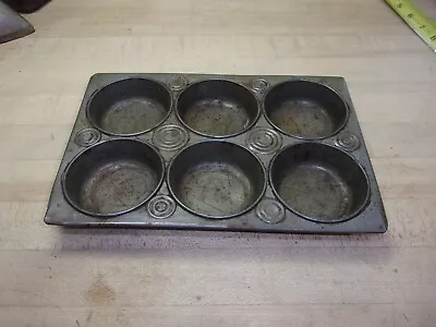 VTG. Metal Muffin Corn Bread Pan Bullseye Pattern Farmhouse Decor FREE SHIPPING • $8.50