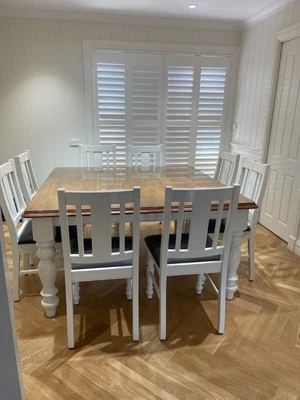 $500 • Buy 8 Seat French Provincial Country Style Dining Setting