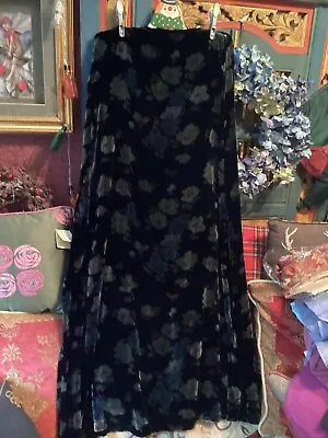 Lovely East Maxi Velour Silk Black Velvet Skirt Size 10 Floral Patten Stretch • £27.99