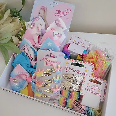 Jojo Siwa & Hair Accessories Gift Pack. • $29