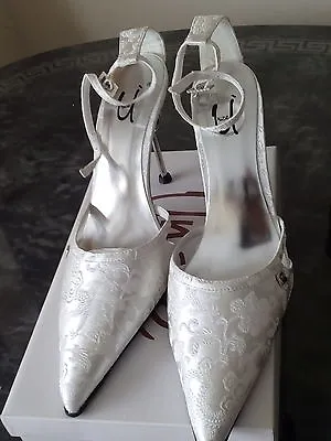 £35 • Buy Unze White Silk Bridal Shoes (Heel Is 4.3 Inches, Size UK 7, EU 40)