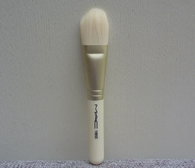 £14.40 • Buy MAC 190SE White Foundation Brush, Travel Size, Brand New!