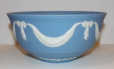 Lovely Wedgwood England Festivity Jasperware Blue & White 7 5/8  Drape/swag Bowl • $124.99