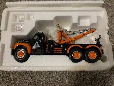 First Gear 19-2233 Mack 1960 Model B-61 Tow Truck Township Of Spring Scale 1:34 • $59.99