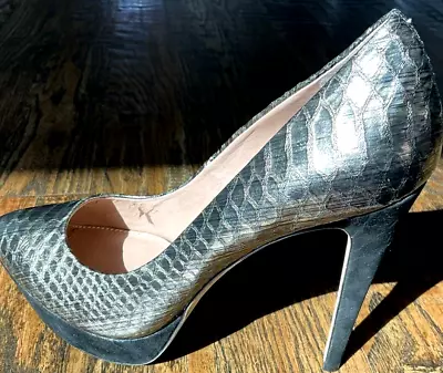 Vince Camuto Ritz Pewter Crocodile Print Suede Platform Pump High Heels Size 9 B • $29.95