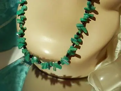 Vintage 80-Mod Jade (?) Onyx Magnet Closure BEAUTIFUL Long Showy Necklace 50jn8 • $16.49