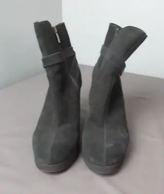 La Canadienne Woman's Ankle Boots - Side Zip - Size 8 - Style 87593 -  B4 Ck • $39.94