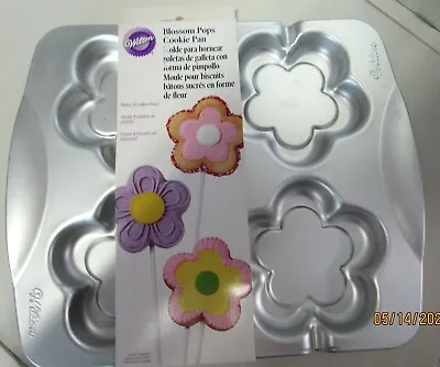$6 • Buy Wilton Blossom Pops Cookie Pan--makes 4 Cookie Pops-