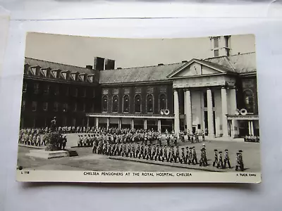 CHELSEA PENSIONERS AT THE ROYAL HOSPITAL LONDON Unused Postcard RP By Tuck • £1.50