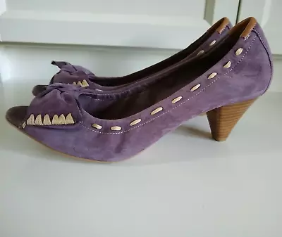 B Makowsky Purple Suede Open Peep Toe Pumps Heels Bow Shoes Stitch Detail 8.5M • $24.95