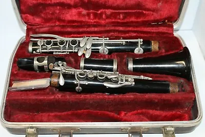 $39.99 • Buy Clarinet W/ Bundy Case *FOR PARTS/REPAIR ONLY*