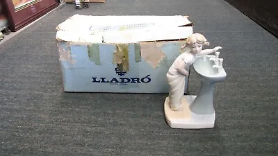 Rare Lladro  Clean Up Time  Girl At Sink #4838 With Original Box • $68