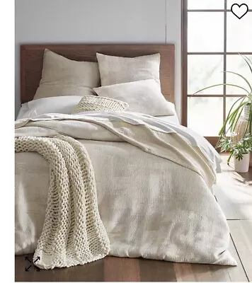 Oake Drybrush Matelasse Duvet Cover Set 3 Pc  Full/Queen • $89.99