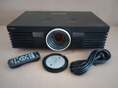 $99 • Buy Panasonic Home Theatre Projector PTAE3000E  Mostly  Working