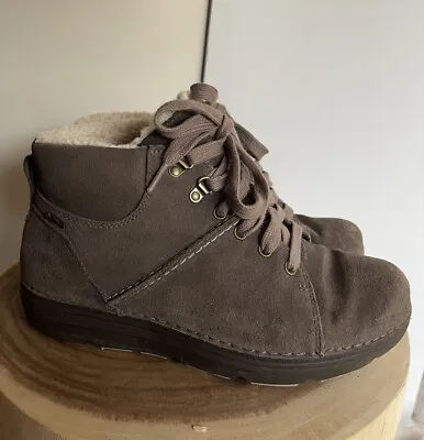 £19.99 • Buy Ladies CLARKS Neila Lush Gore Tex Suede Walking Style Boots - Size 5 D