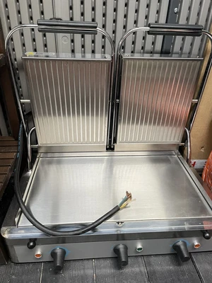 £250 • Buy Commercial Stainless Steel Lincat Double Panini Grill/griddle---electric