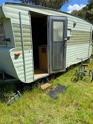 Caravan Vintage Viscount Royal A18962 • $2900