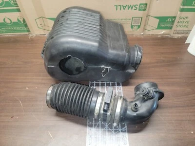 $79.99 • Buy 96-99 350/305 Vortec Chevy GMCTruck&Suv Air Intake FilterBox Tube Assembly OEM. 