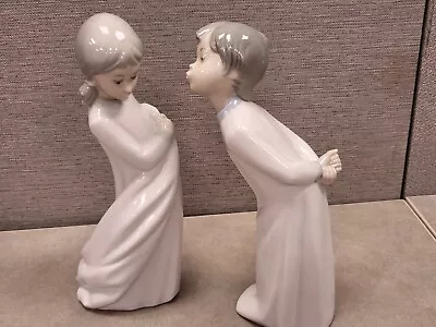 Zaphir Porcelain Girl Holding Blanket & Boy Kissing (spain) - Retired 1982 • $9.99