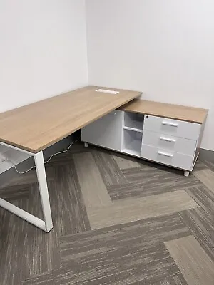 $100 • Buy 2x Desks Home Office Furniture One Left Hand And One Right Hand