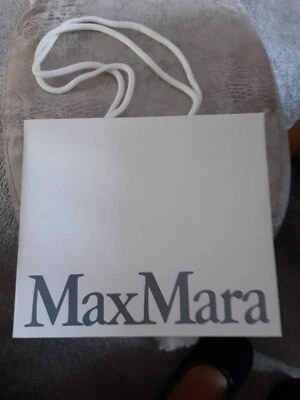 £1.25 • Buy MaxMara HARD PAPER CARRIER Bag SML/MEDsize Good Condition, GENUINE From Store 