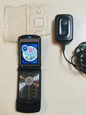 Vtng. Motorola 3G RAZR V3 Flip Cell Phone Collector Item - PRICE REDUCED • $23