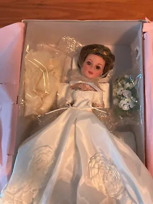 Madame Alexander Jacqueline Kennedy Bride Doll 2003 Ashton Drake • $70