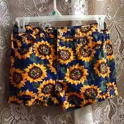 New Forever 21 Sunflower Print Shorts Size S Cuffed Perfect Condition • $23