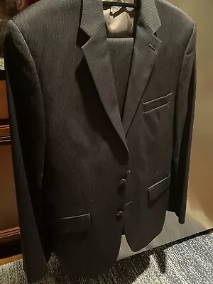 Men’s Classic Navy Blue Wool Pinstriped Suit  -  40 R • $25