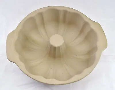 $19.99 • Buy Pampered Chef Stoneware Fluted Bundt Pan Family Heritage Collection 12 Inch