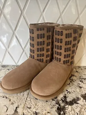 Women's UGG Classic Short II UGG Graphic Boots- Chestnut- Size 7- #1138175 • $64.99