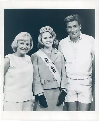 1964 Photo Beverly Lindberg June Allyson Miss America Beauty Pageant Crown 8x10 • $17.99