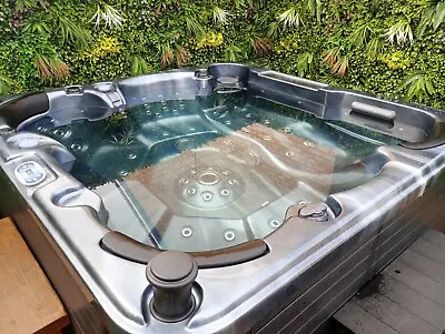 Palma 32 Amp Hot Tub - 6 Person With 1 Lounger • £2500