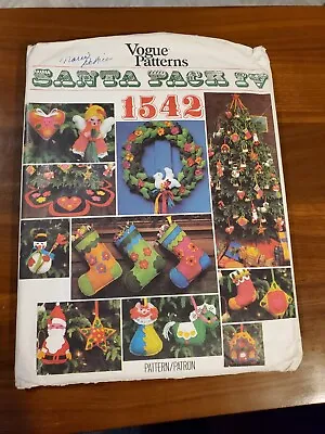 VINTAGE Christmas Pattern Vogue 1542 UNCUT Wreath Ornaments Stocking Tree Skirt • $15