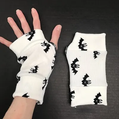 Womens Halloween Gloves Black Bats White Knit Wrist Cuffs Mens Costume Gothic OS • $14.40