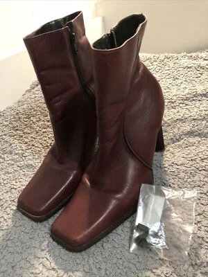 £20 • Buy Faith Vintage Boots Size 8 Burgundy 