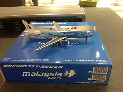 Malaysia Airlines Boeing 777-200ER 9M-MRD  Freedom Of Space   Livery JC Wings 1: • £39.95